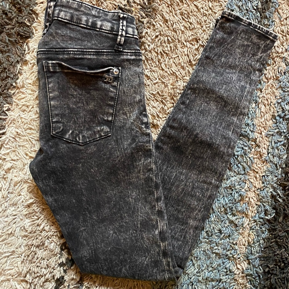 Joe's Jeans Skinny Black washed color size 24